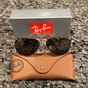 Ray-Ban polarized Aviator sunglasses